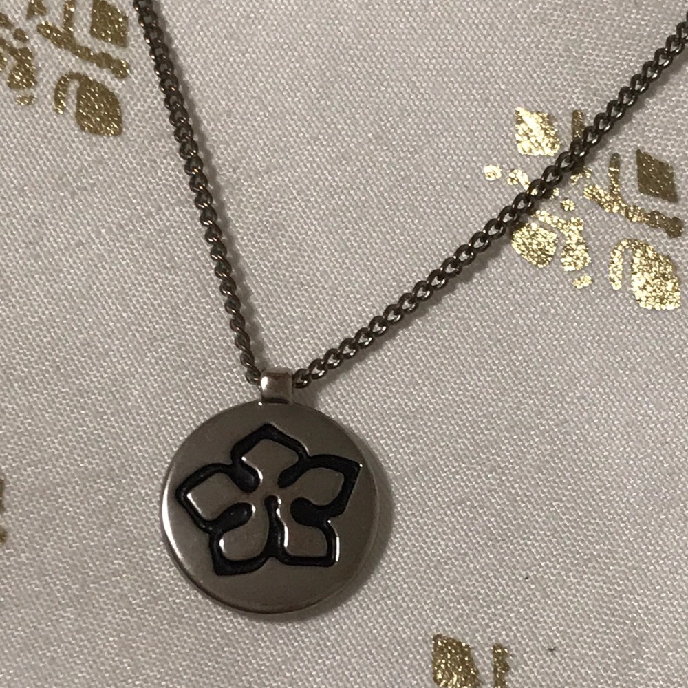 Flower pendant Silvertone necklace